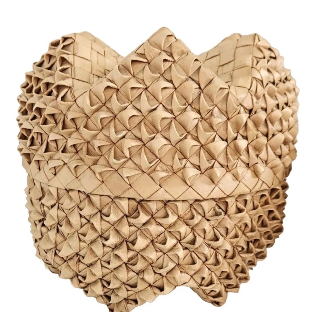 Lauhala small star pointed Woven lauhala Hawaiian Basket